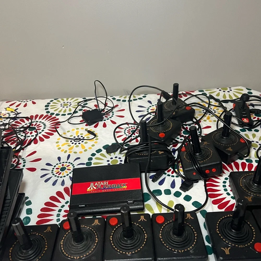 Atari Flashback, Classic Games Plug N Play Consoles Lot